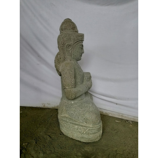 Statue déesse balinaise dewi fleur en pierre volcanique 80cm