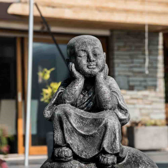Statue moine shaolin pensif patiné gris 80 cm